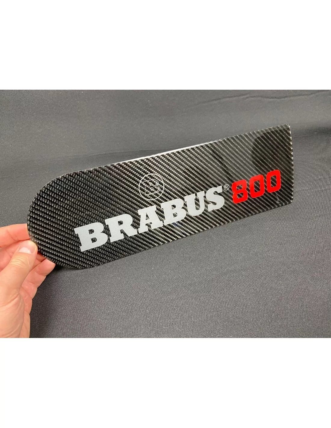  - Logos & Emblems - Badgeembleem in koolstofvezel voor reservewieldeksel reservewiel BRABUS 800 Mercedes-Benz W463A W464 G-Klas