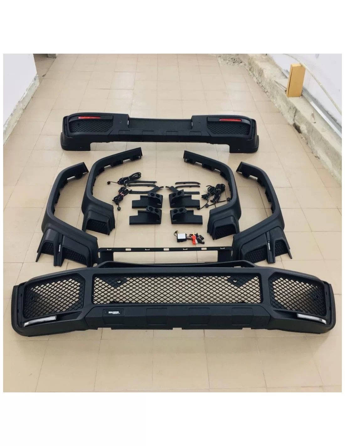  - Mercedes Benz - Kit carrozzeria in fibra di carbonio Brabus Rocket G900 + kit carrozzeria Widestar in plastica per Mercedes-B