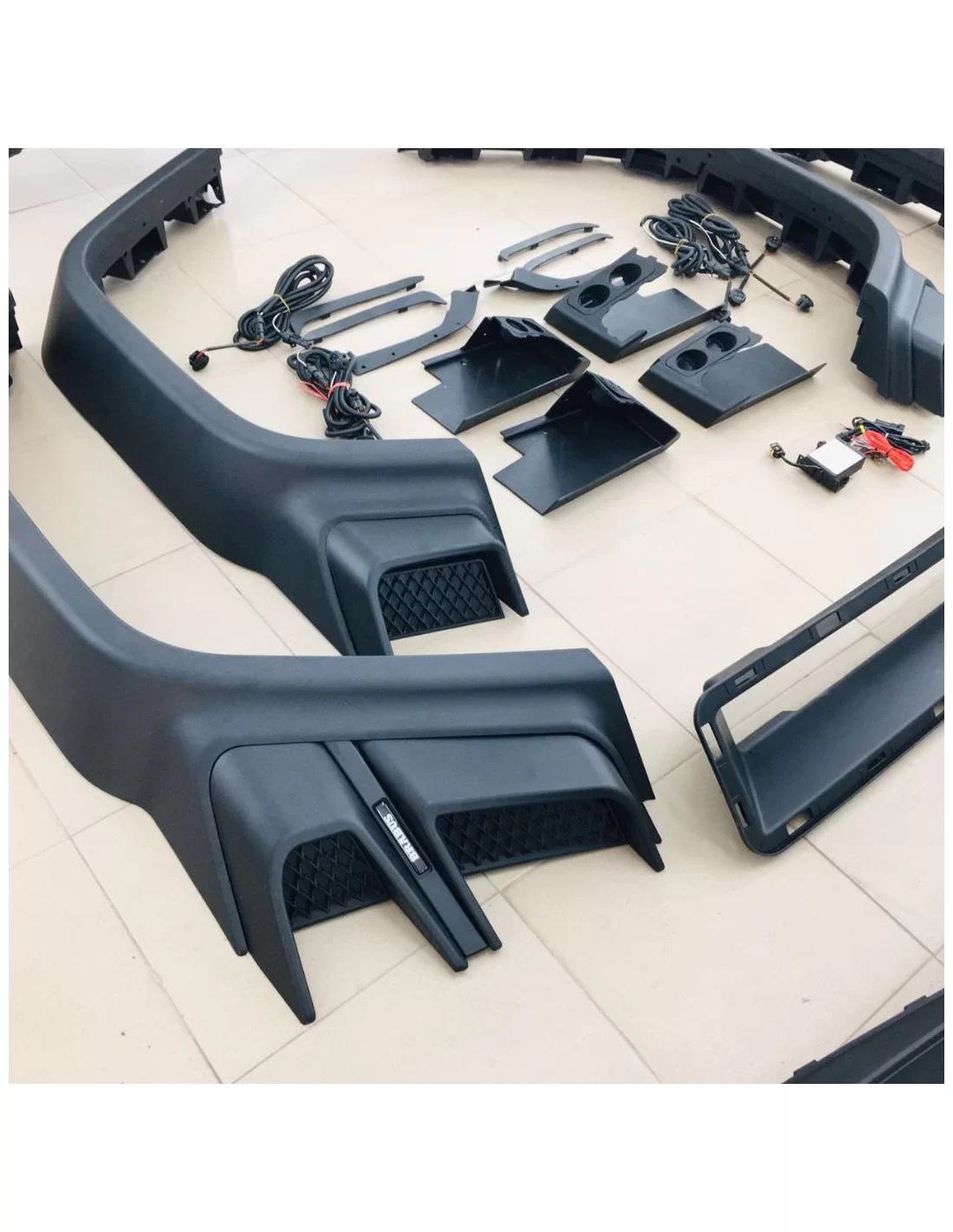 - Mercedes Benz - Zestaw karoserii Brabus Rocket G900 z włókna węglowego + plastikowy zestaw karoserii Widestar dla Mercedes-Be - Mercedes Benz - Zestaw karoserii Brabus Rocket G900 z włókna węglowego + plastikowy zestaw karoserii Widestar dla Mercedes-Be