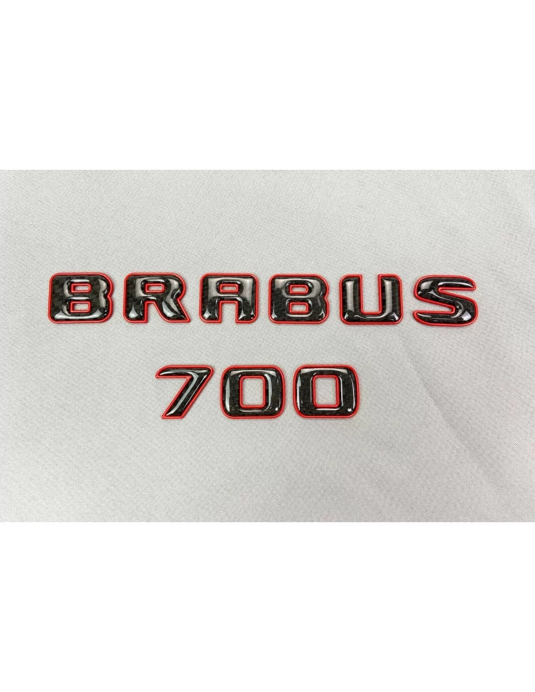  - logo & Emblems - Logo Brabus 700 métallisé rouge avec carbone pour Mercedes-Benz W463A W464 Classe G - 2 - Achetez l'emblème 