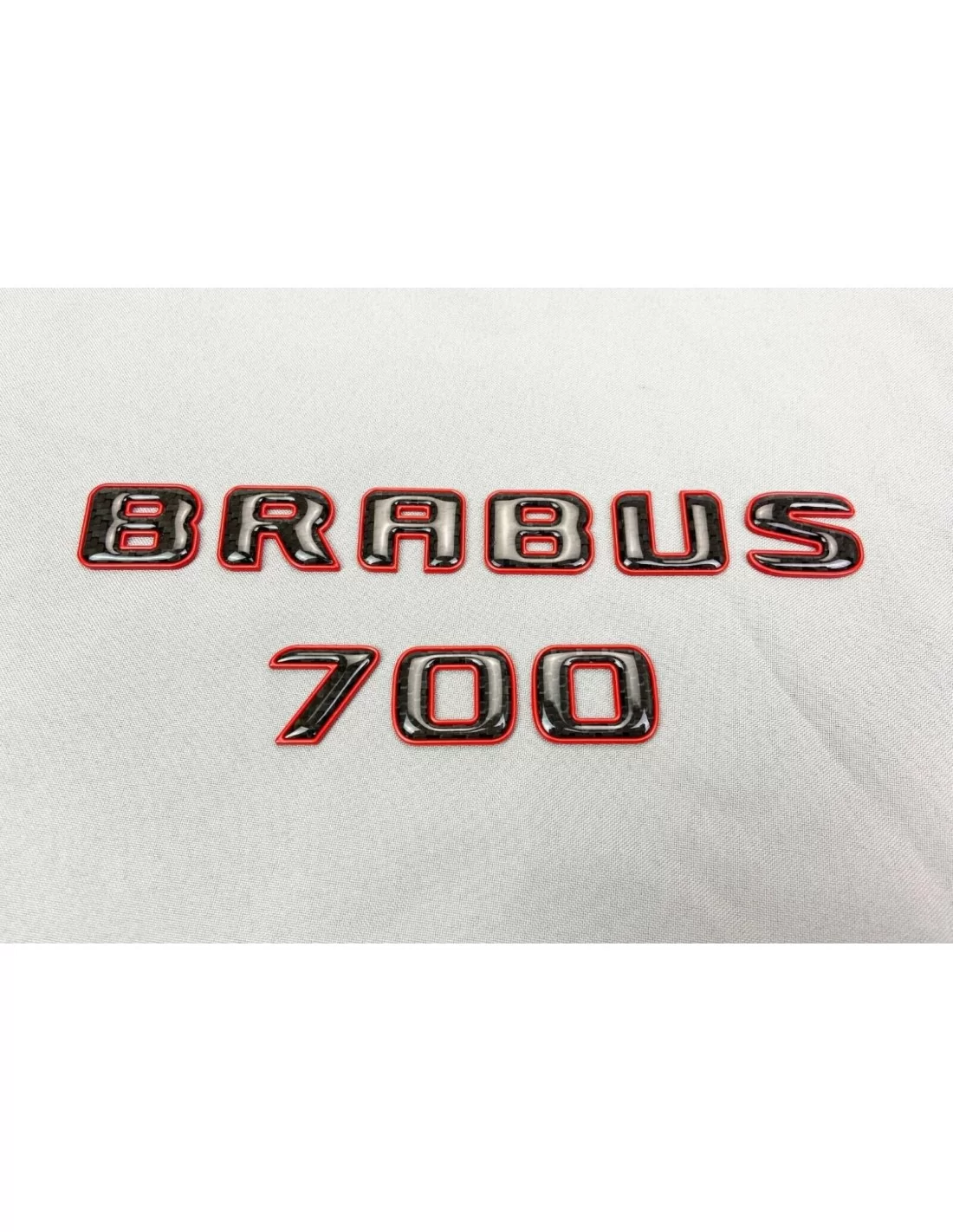  - logo & Emblems - Logo Brabus 700 métallisé rouge avec carbone pour Mercedes-Benz W463A W464 Classe G - 4 - Achetez l'emblème 