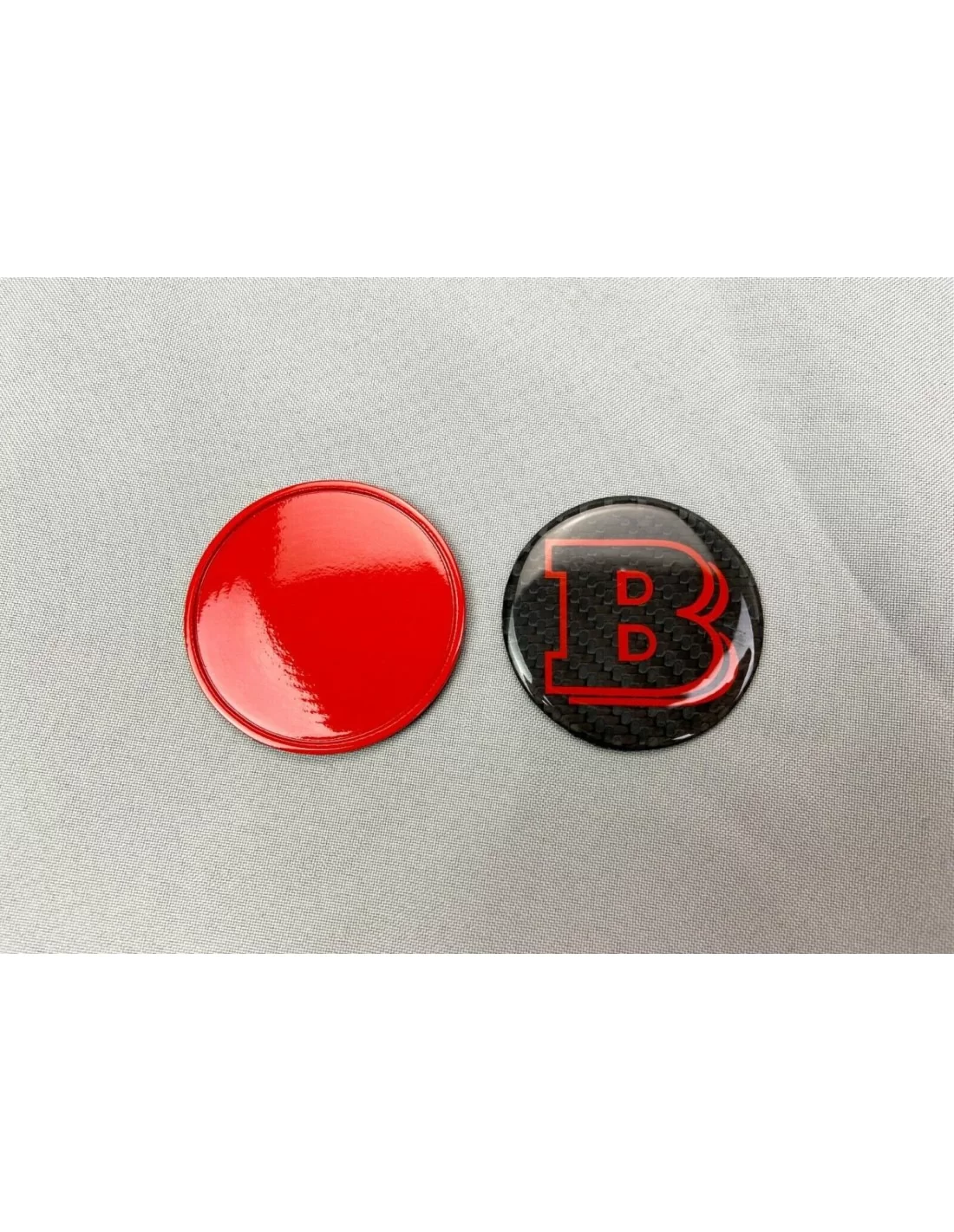 - logo & Emblems - 2-Komponenten-ROT-Metallic mit Carbon-Emblem des Brabus-Logos für die Motorhaube von Mercedes-Benz Fahrzeuge  - logo & Emblems - 2-Komponenten-ROT-Metallic mit Carbon-Emblem des Brabus-Logos für die Motorhaube von Mercedes-Benz Fahrzeuge