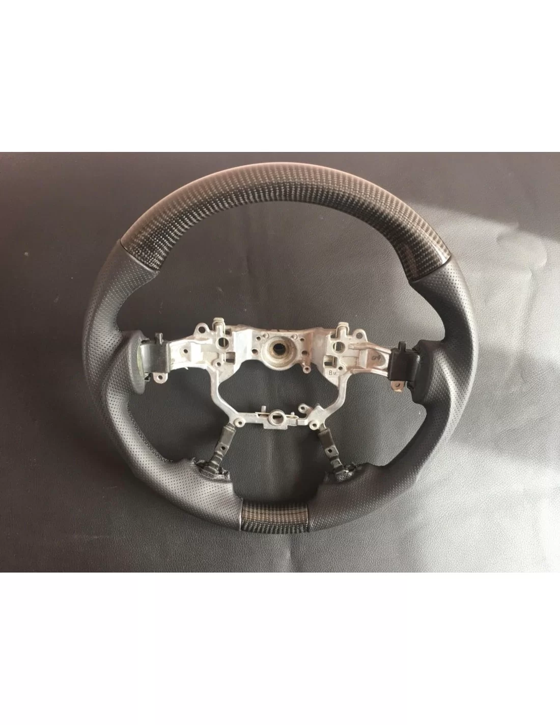  - Steering Wheels - Toyota Land Cruiser Stuur Carbon Leer - 1 - Upgrade je Toyota Land Cruiser met een premium carbon lederen s