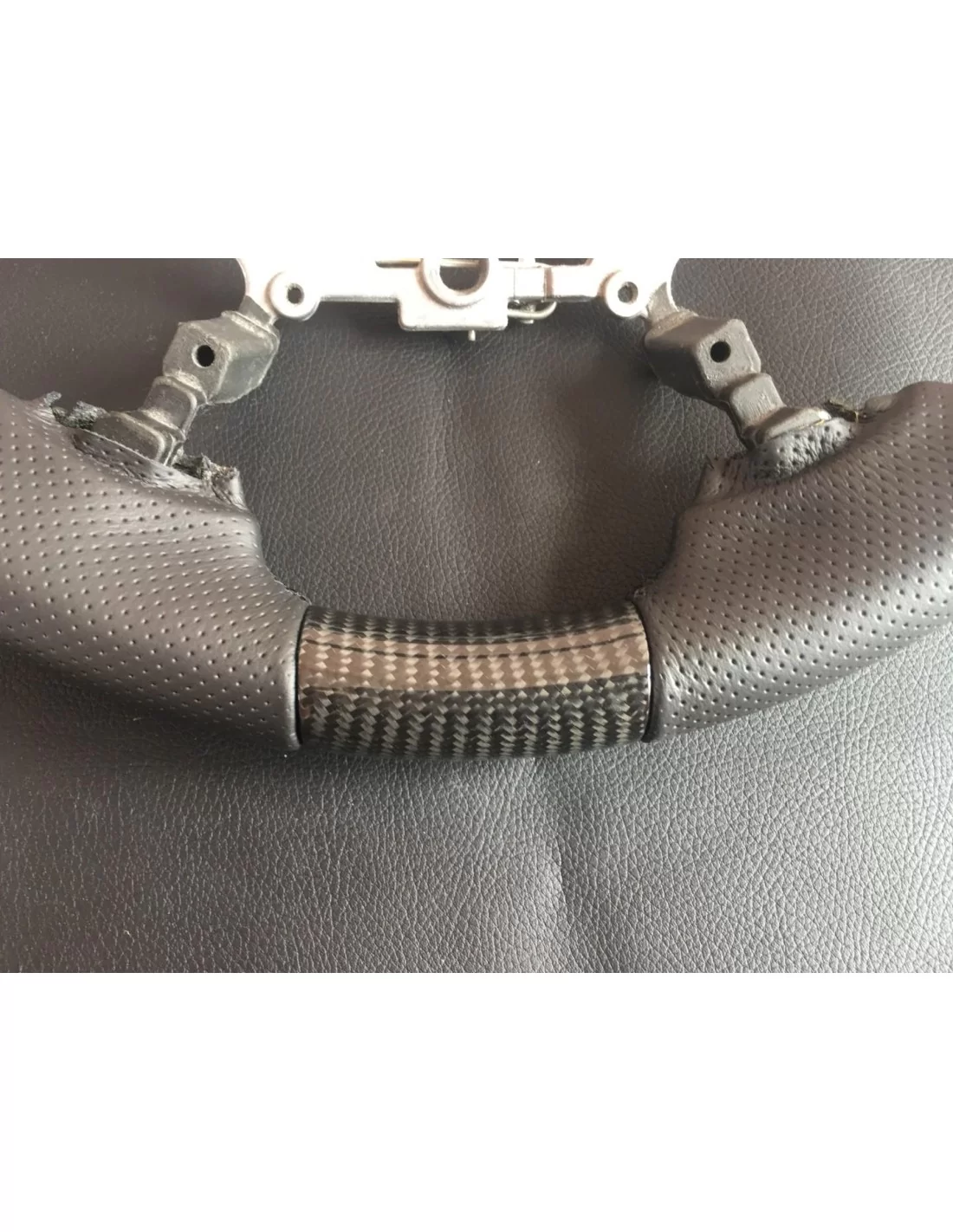  - Steering Wheels - Toyota Land Cruiser Stuur Carbon Leer - 2 - Upgrade je Toyota Land Cruiser met een premium carbon lederen s