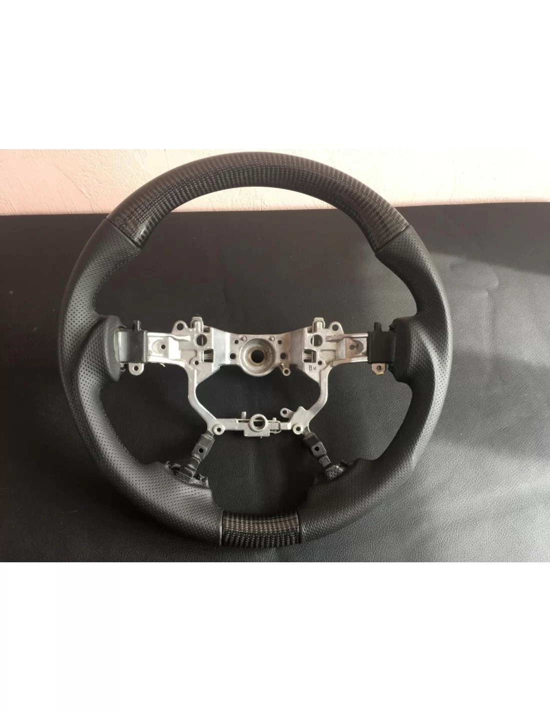  - Steering Wheels - Toyota Land Cruiser Stuur Carbon Leer - 8 - Upgrade je Toyota Land Cruiser met een premium carbon lederen s