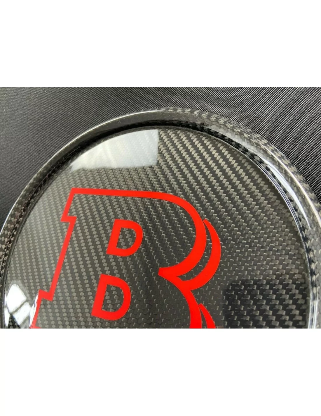  - Logos & Emblems - Koolstofvezel Brabus grille badge voor Mercedes-Benz G-Wagon G-Klasse W463a W464 - 2 - Koop de Carbon Fiber