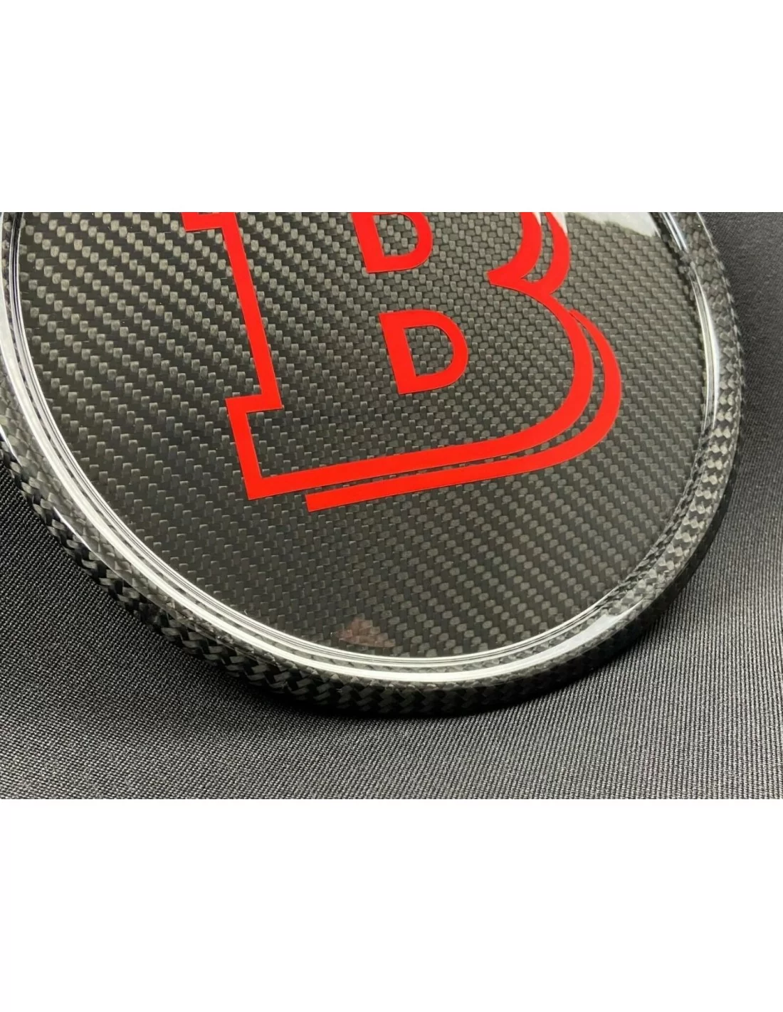  - Logos & Emblems - Brabus frontgrillmärke i kolfiber för Mercedes-Benz G-Wagon G-klass W463a W464 - 4 - Köp Brabus kolfiberemb