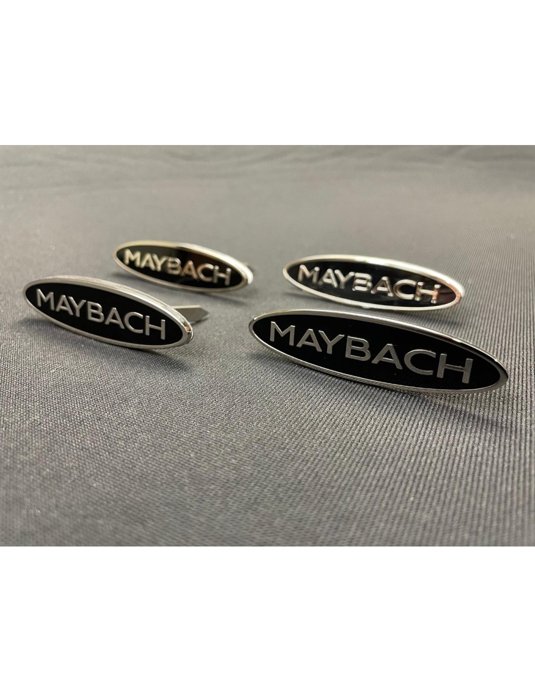 - logo & Emblems - Mercedes S222 W222 S63 S600 S65 Maybach Metallic Schwarz Chrom Glänzend Sitze Abzeichen Embleme - 1 - S222 W  - logo & Emblems - Mercedes S222 W222 S63 S600 S65 Maybach Metallic Schwarz Chrom Glänzend Sitze Abzeichen Embleme - 1 - S222 W