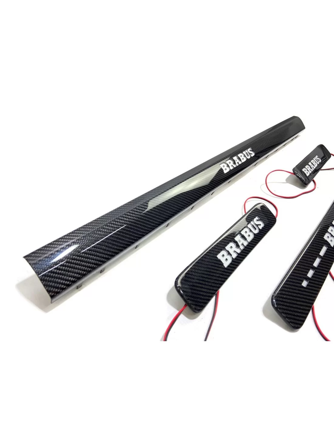  - Mercedes-Benz - Peitoris de porta Brabus iluminados com LEDs em fibra de carbono 5 peças para Mercedes-Benz W463A W464 Classe