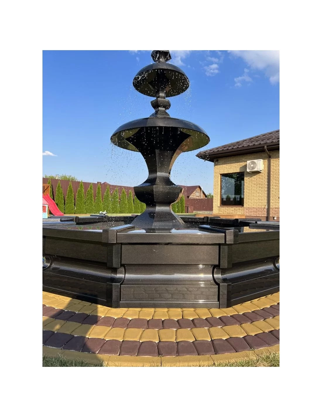  - Decor Carbon Interior - Сarbon fountain - 2 - Discover the elegance and modernity of the Carbon Fountain, a stylish addition 