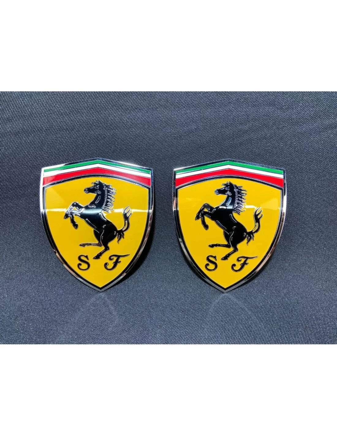  - logo & Emblems - Zestaw metalowych emblematów na słupki boczne Ferrari 360 Modena Yellow 65921900 - 6 - Wzbogać swoje Ferrari