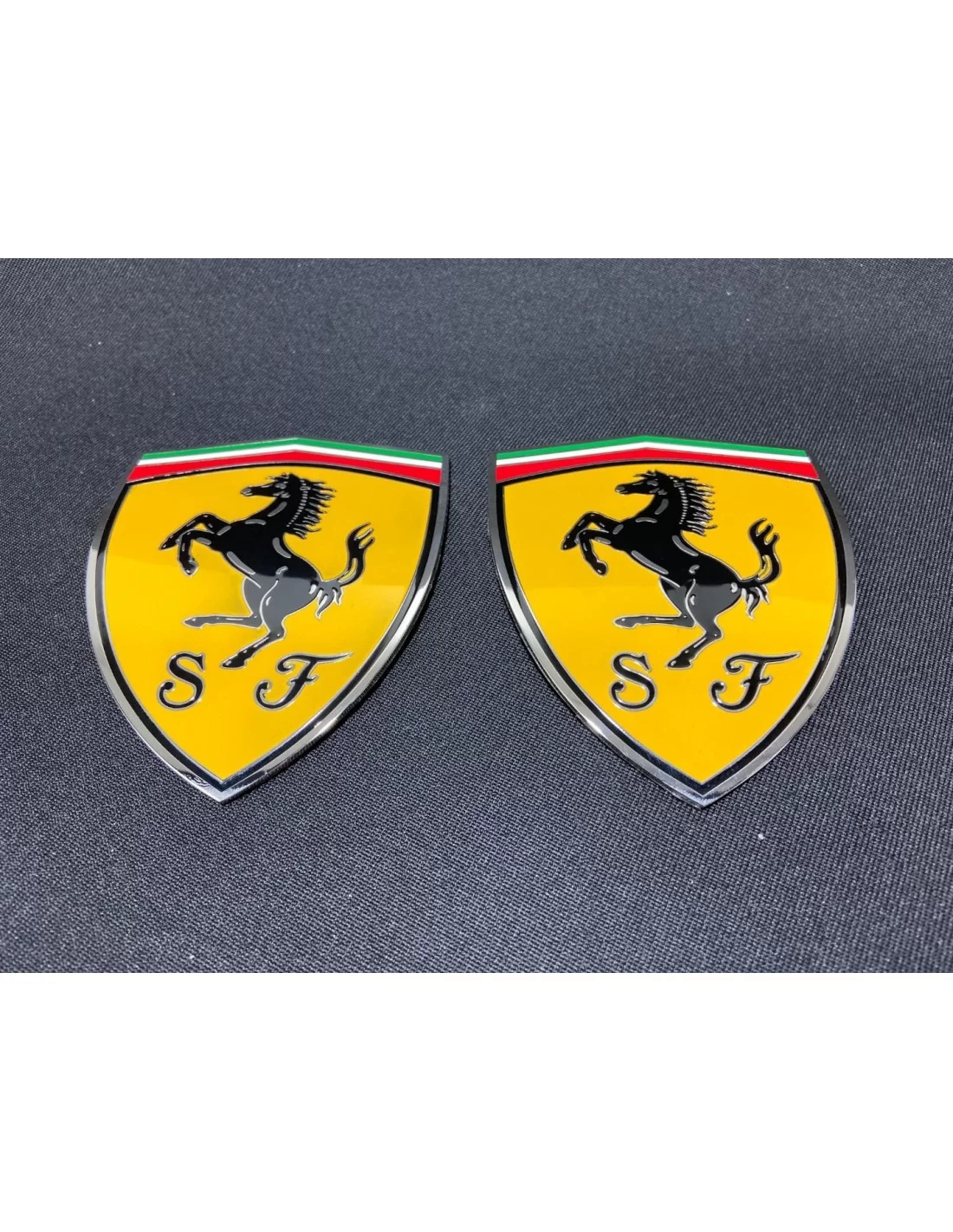  - logo & Emblems - Zestaw metalowych emblematów na słupki boczne Ferrari 360 Modena Yellow 65921900 - 9 - Wzbogać swoje Ferrari