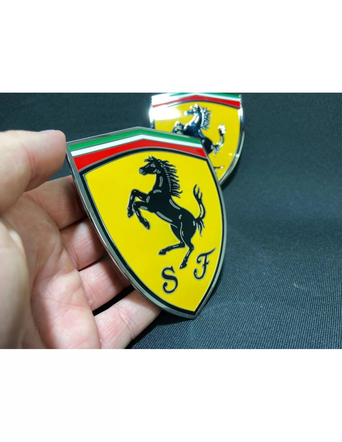  - logo & Emblems - Zestaw metalowych emblematów na słupki boczne Ferrari 360 Modena Yellow 65921900 - 11 - Wzbogać swoje Ferrar