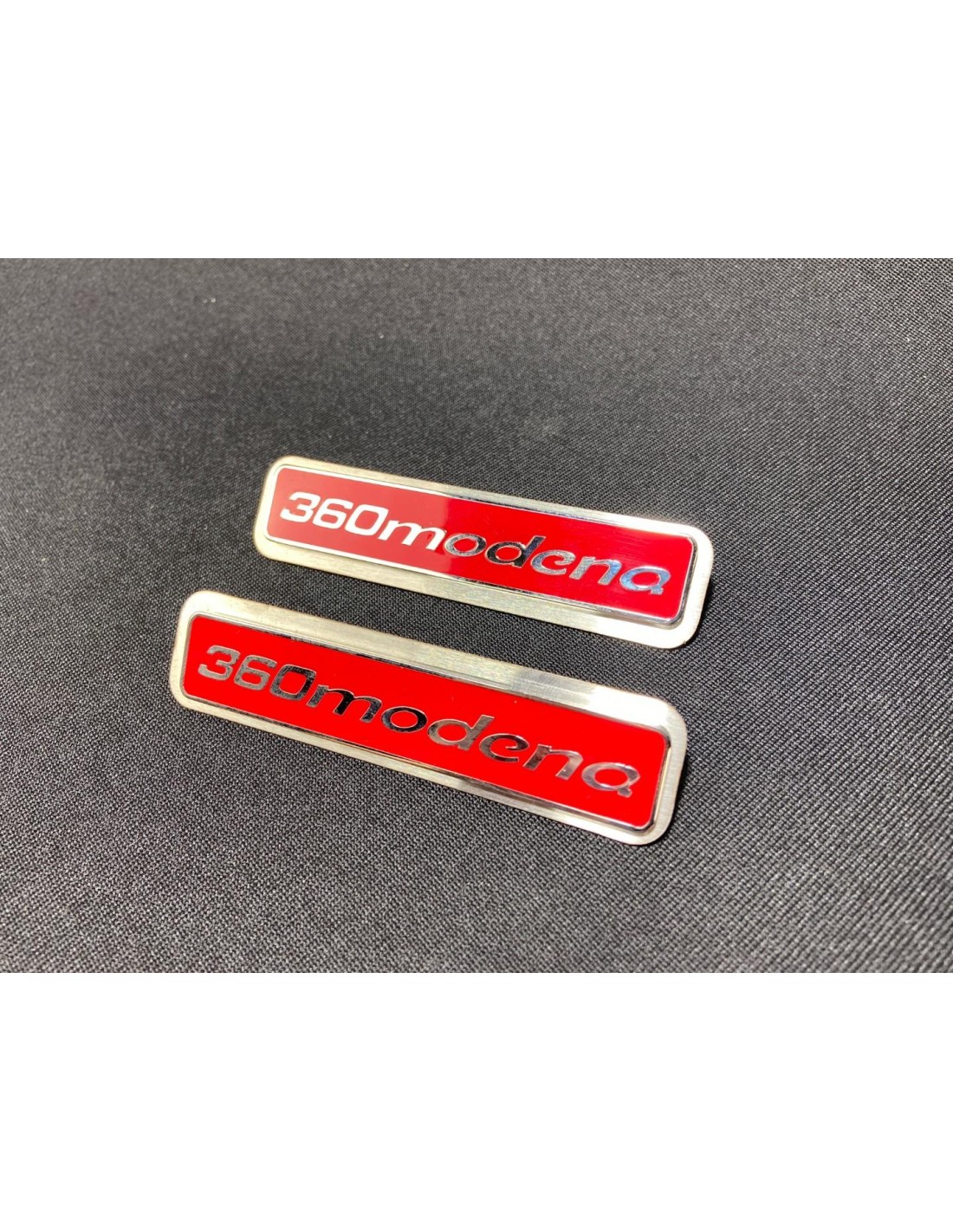  - logo & Emblems - pour Ferrari 360 Modena rouge Tapis de sol Emblème Badge métallique avec chrome 2 pcs - 1 - Ajoutez une touc