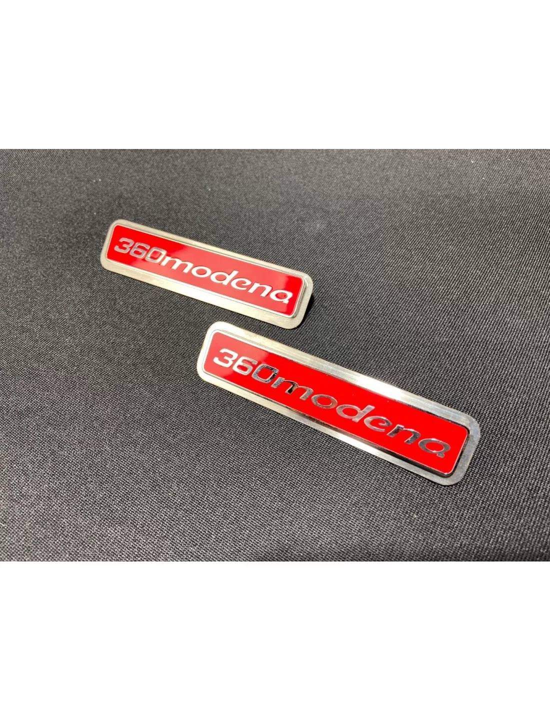  - logo & Emblems - pour Ferrari 360 Modena rouge Tapis de sol Emblème Badge métallique avec chrome 2 pcs - 3 - Ajoutez une touc