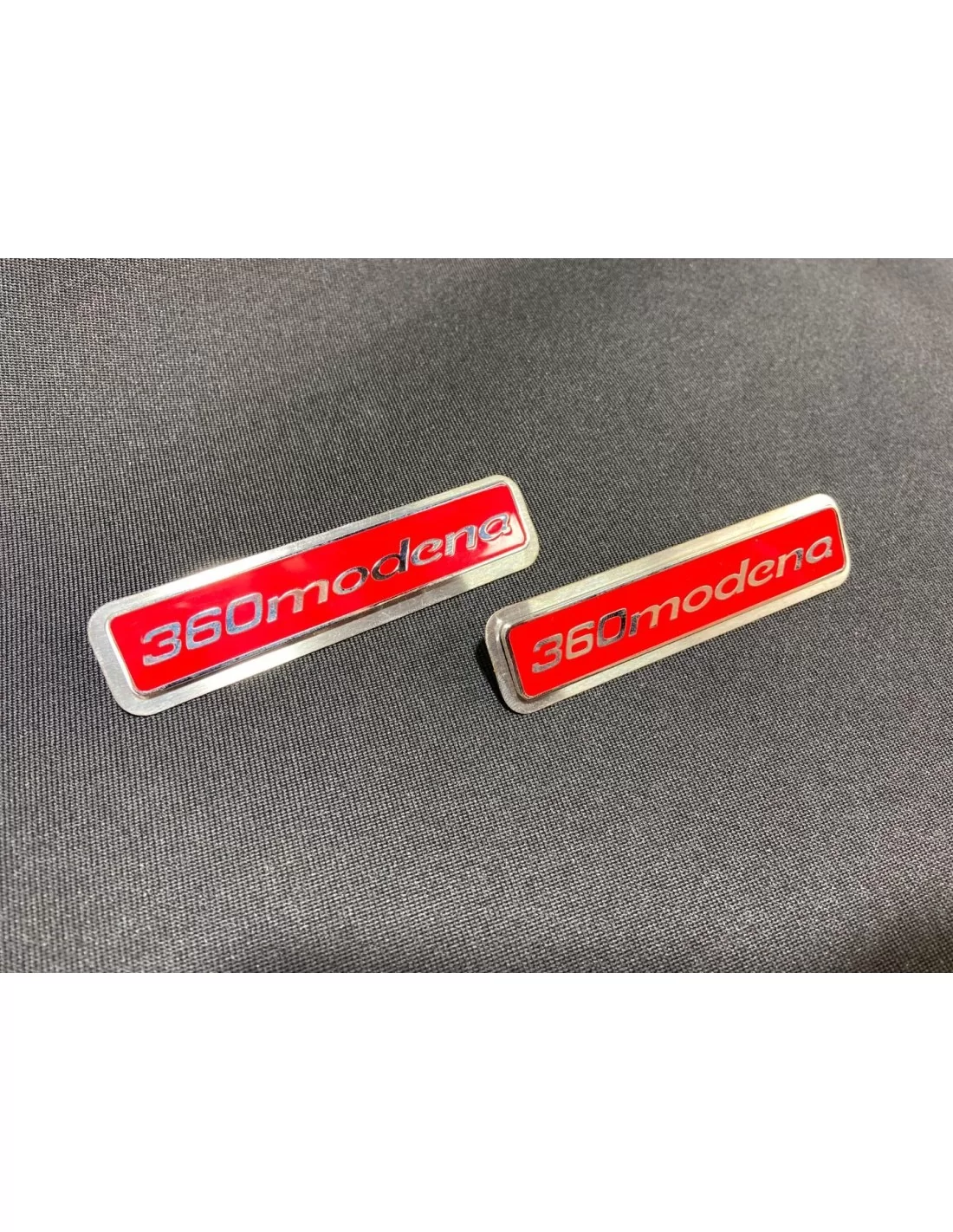  - logo & Emblems - Do Ferrari 360 Modena czerwone dywaniki emblemat plakietka metalik z chromem 2 szt. - 4 - Dodaj odrobinę ele