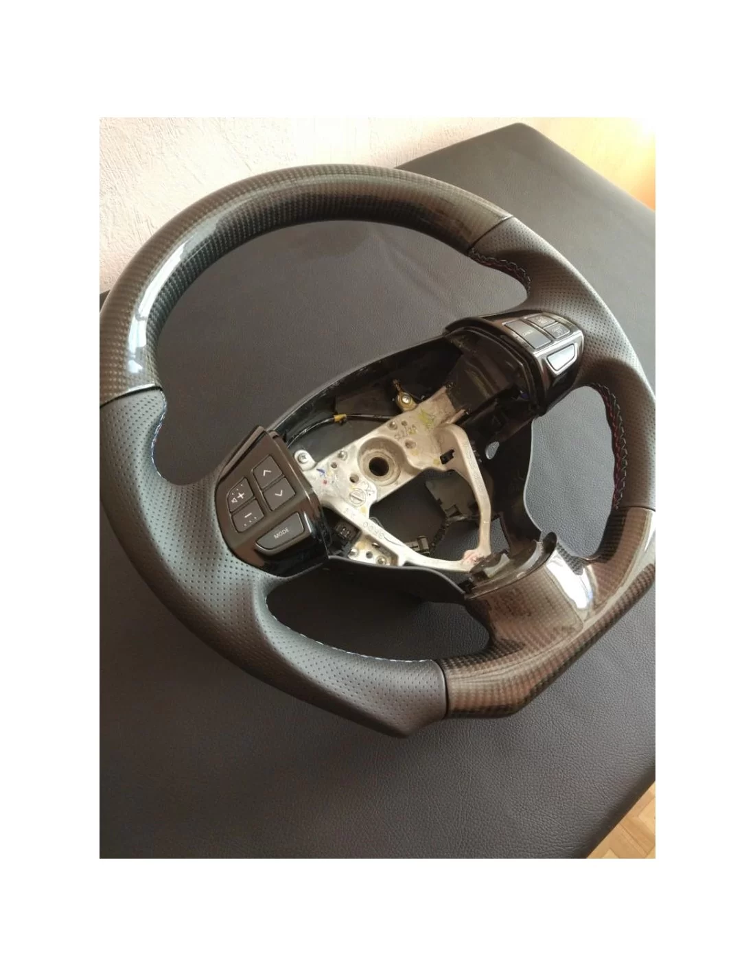  - Steering Wheels - Kierownica Mitsubishi Lancer X ze skóry węglowej - 1 - Kierownica Mitsubishi Lancer X ze skóry węglowej