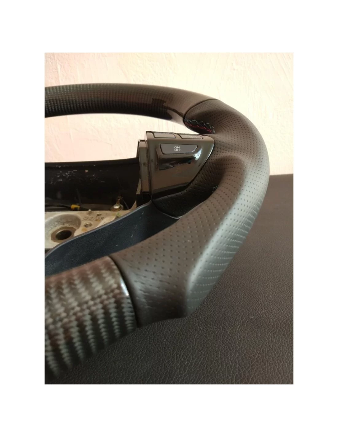  - Steering Wheels - Kierownica Mitsubishi Lancer X ze skóry węglowej - 5 - Kierownica Mitsubishi Lancer X ze skóry węglowej