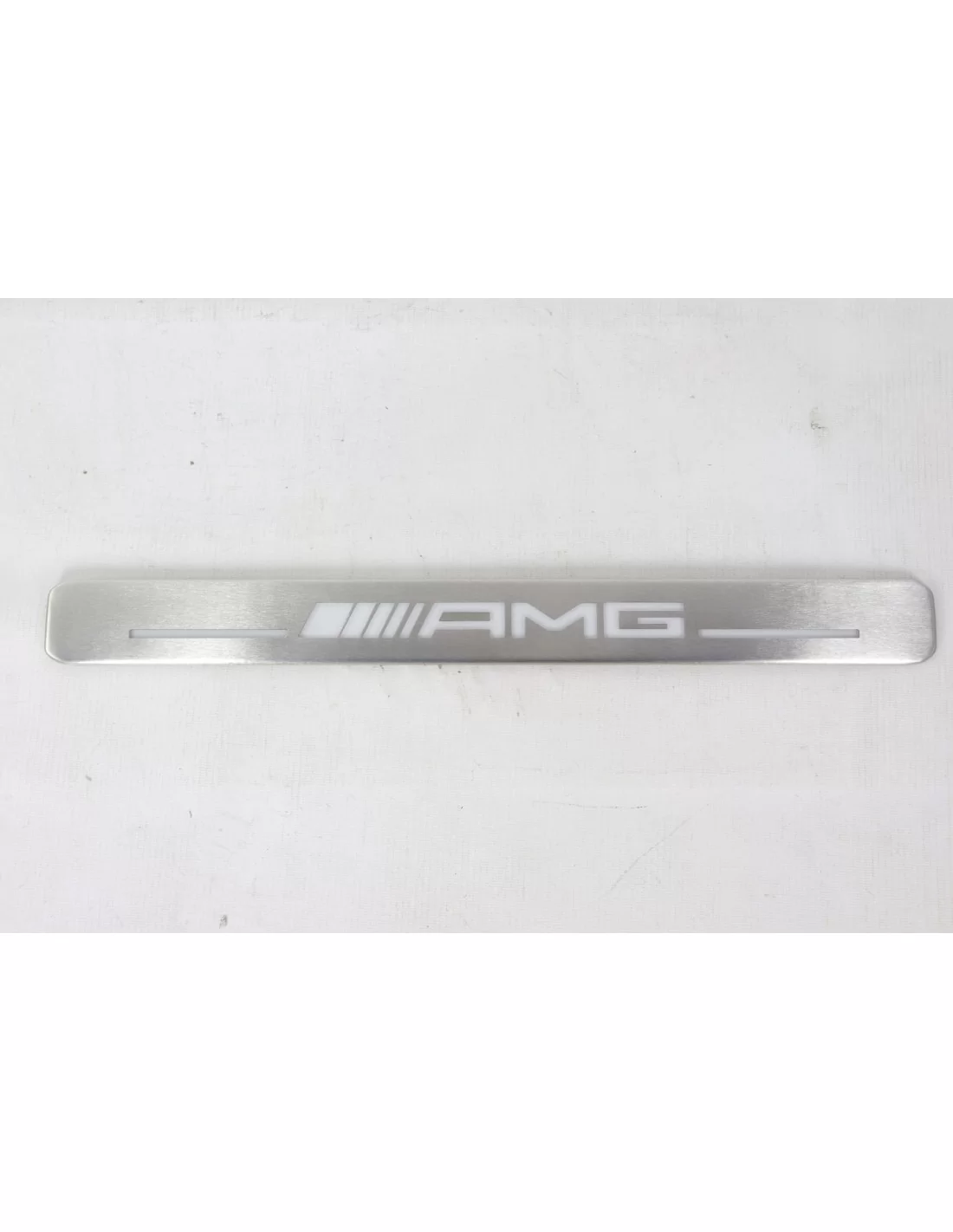  - Mercedes-Benz - 用于梅赛德斯-奔驰 W463A W464 G 级轿车的金属色 AMG LED 发光门踏板 4 件 - 2 - 为您的梅赛德斯 W463A W464 车型升级金属质感的 AMG LED 照明门踏板，打造时尚入口。提升您的