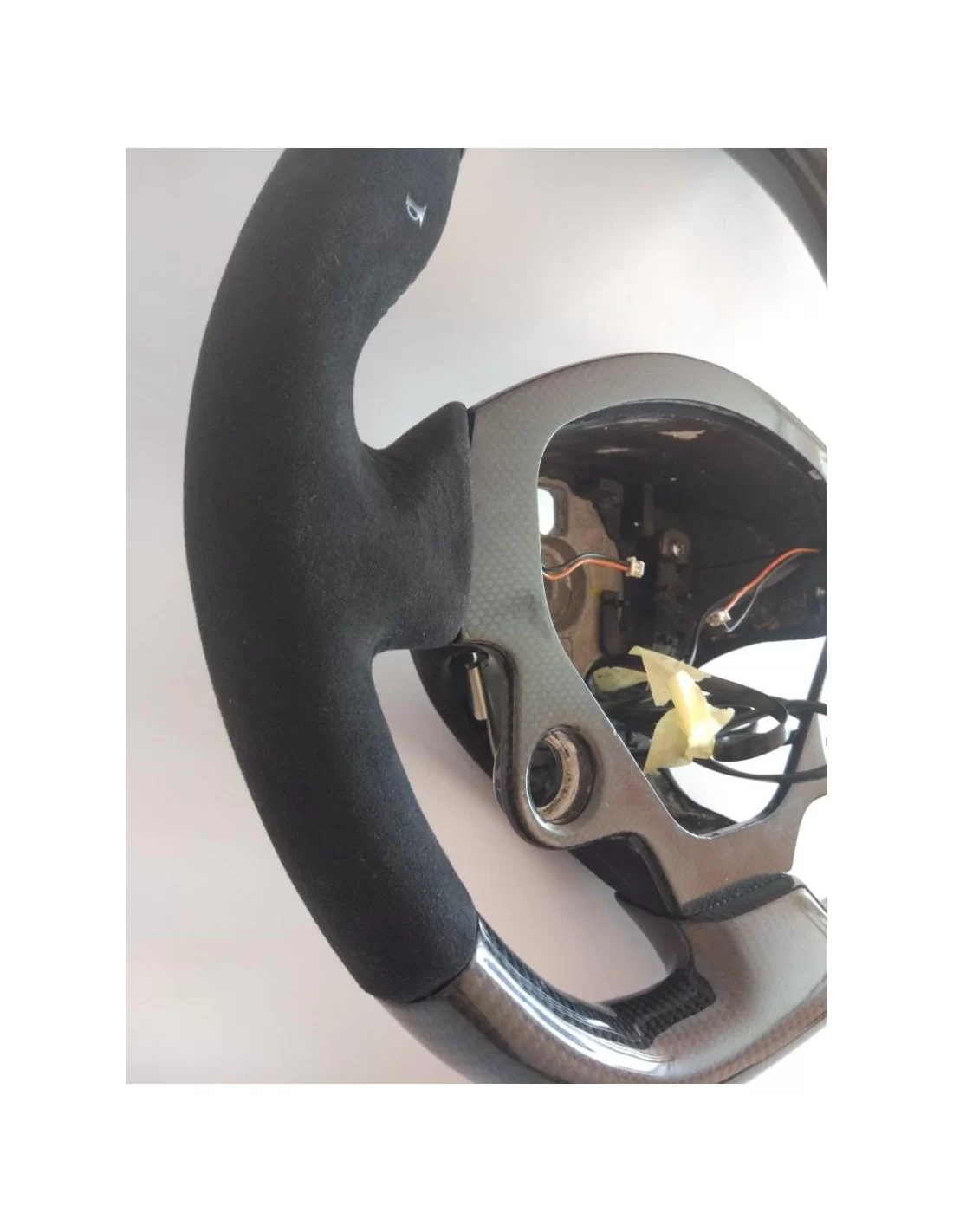  - Steering Wheels - 法拉利 California 碳阿尔坎塔拉方向盘 - 6 - 使用我们的碳阿尔坎塔拉方向盘改造您的法拉利 California，将时尚与性能完美融合！?❗️