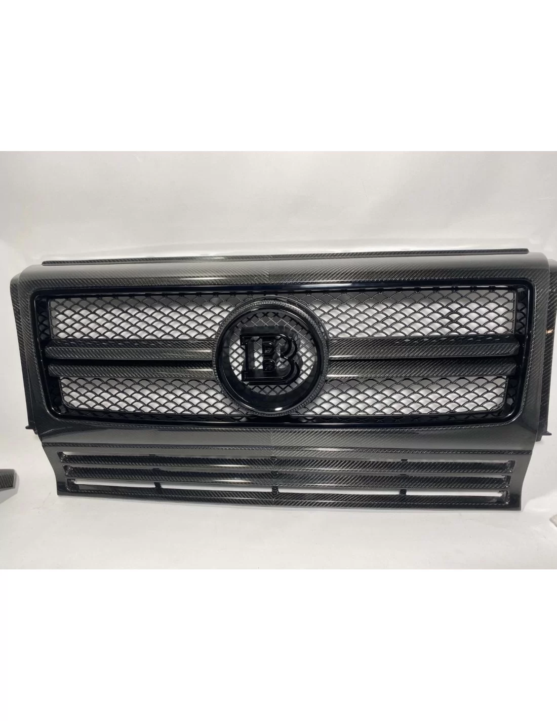  - Mercedes Benz - Grille avant Brabus en fibre de carbone complète Mercedes G-Wagon W463 - 1 - Grille avant Brabus en fibre de 