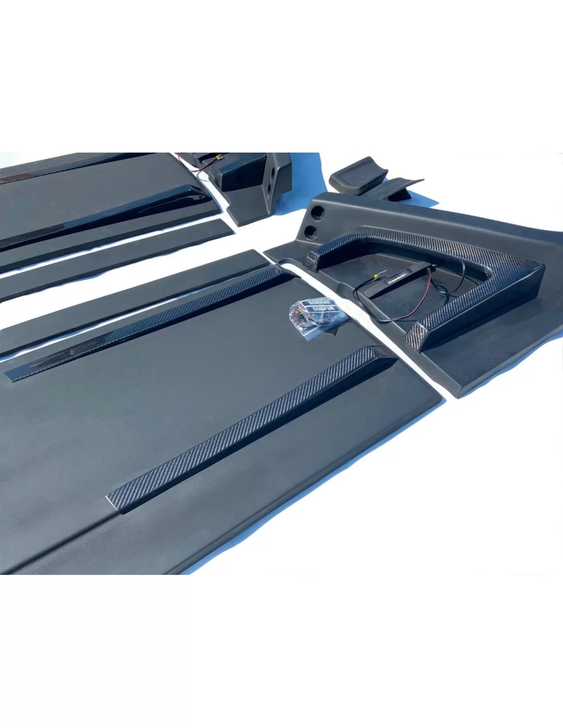 - Mercedes Benz - Kit carrosserie widestar en fibre de verre Brabus et éléments en carbone Mercedes Classe G W463 3 portes - 3 - Mercedes Benz - Kit carrosserie widestar en fibre de verre Brabus et éléments en carbone Mercedes Classe G W463 3 portes - 3