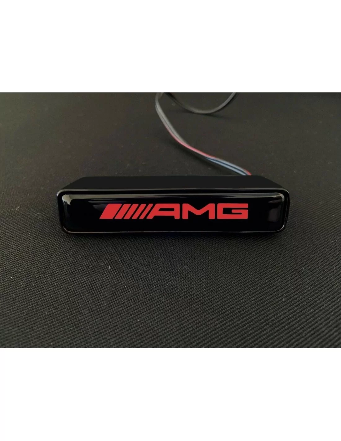  - logo & Emblems - Grille LED AMG rouge pour Mercedes W463 G Wagon - 2 - Améliorez votre Mercedes-Benz W463 G Wagon avec l'embl