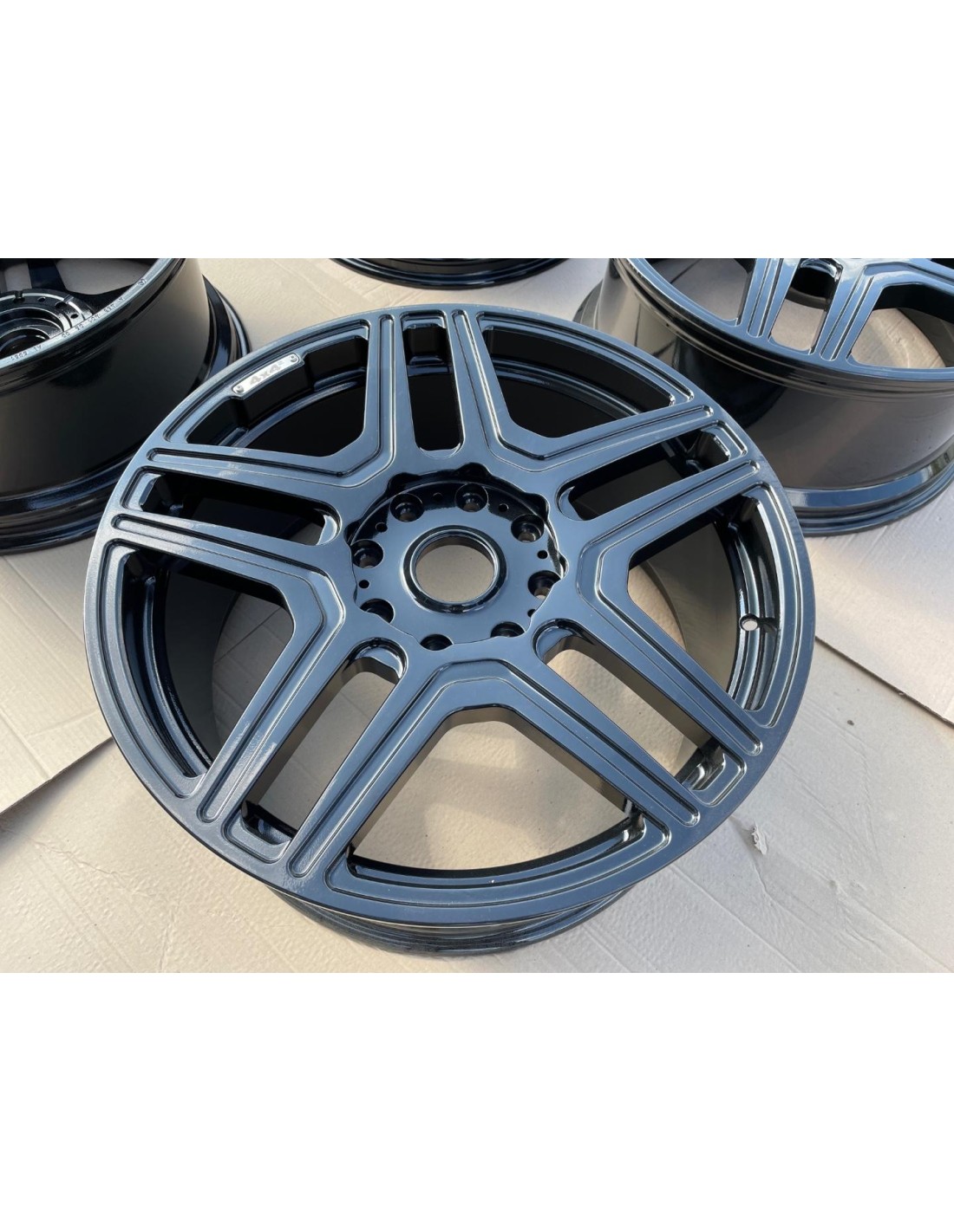 - Mercedes Benz - Cerchi originali R22 lucidi Brabus Monoblocco per Mercedes W463 4x4 - 1 - Elevate la vostra Mercedes W463 4x4  - Mercedes Benz - Cerchi originali R22 lucidi Brabus Monoblocco per Mercedes W463 4x4 - 1 - Elevate la vostra Mercedes W463 4x4