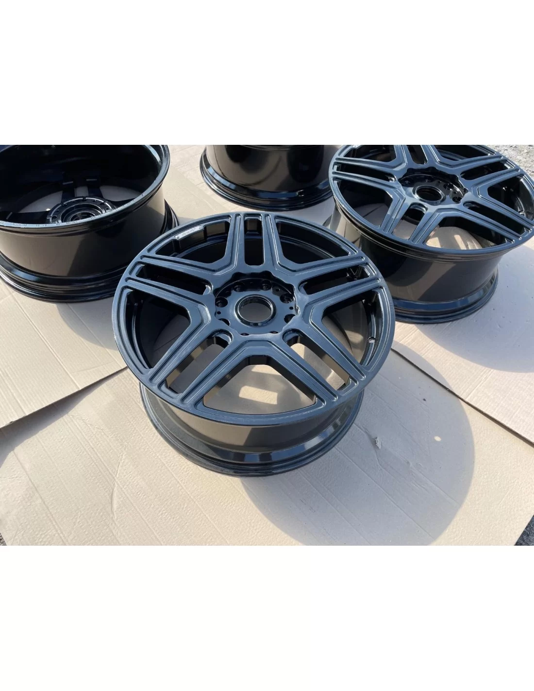 - Mercedes-Benz - 用于梅赛德斯 W463 4x4 的原装 R22 Gloss Brabus Monoblock 轮辋 - 2 - 使用原装 R22 Gloss Brabus Monoblock 轮毂,提升您的奔驰 W463 4x4 的档 - Mercedes-Benz - 用于梅赛德斯 W463 4x4 的原装 R22 Gloss Brabus Monoblock 轮辋 - 2 - 使用原装 R22 Gloss Brabus Monoblock 轮毂,提升您的奔驰 W463 4x4 的档