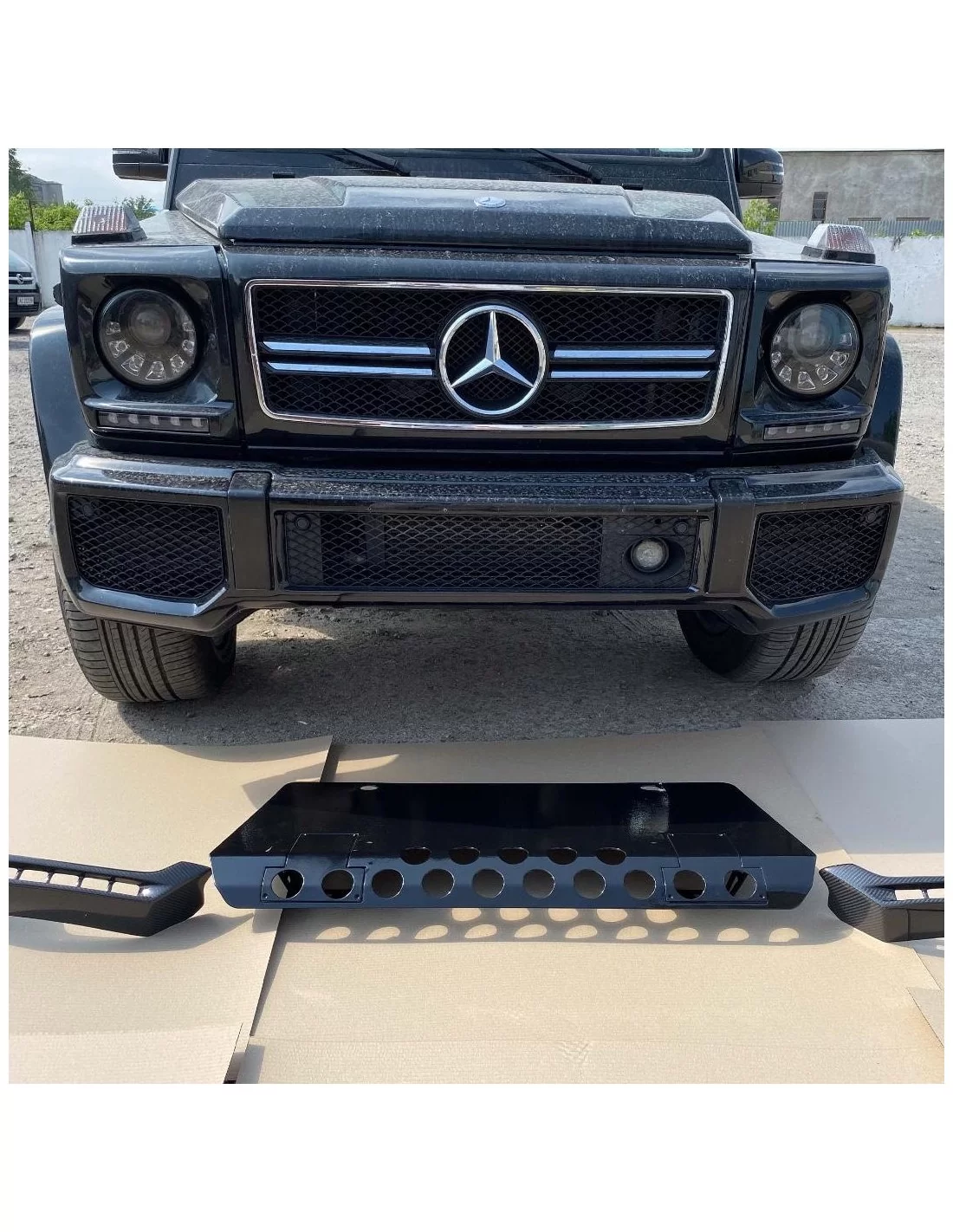 - Mercedes-Benz - 用于梅赛德斯-奔驰 W463 G 系列的不锈钢黑前防滑板 - 2 - 使用我们光滑的黑色不锈钢前防撞板保护您的梅赛德斯-奔驰 W463 G 级轿车!轻松提升耐用性和时尚感!⏳✌️  - Mercedes-Benz - 用于梅赛德斯-奔驰 W463 G 系列的不锈钢黑前防滑板 - 2 - 使用我们光滑的黑色不锈钢前防撞板保护您的梅赛德斯-奔驰 W463 G 级轿车!轻松提升耐用性和时尚感!⏳✌️
