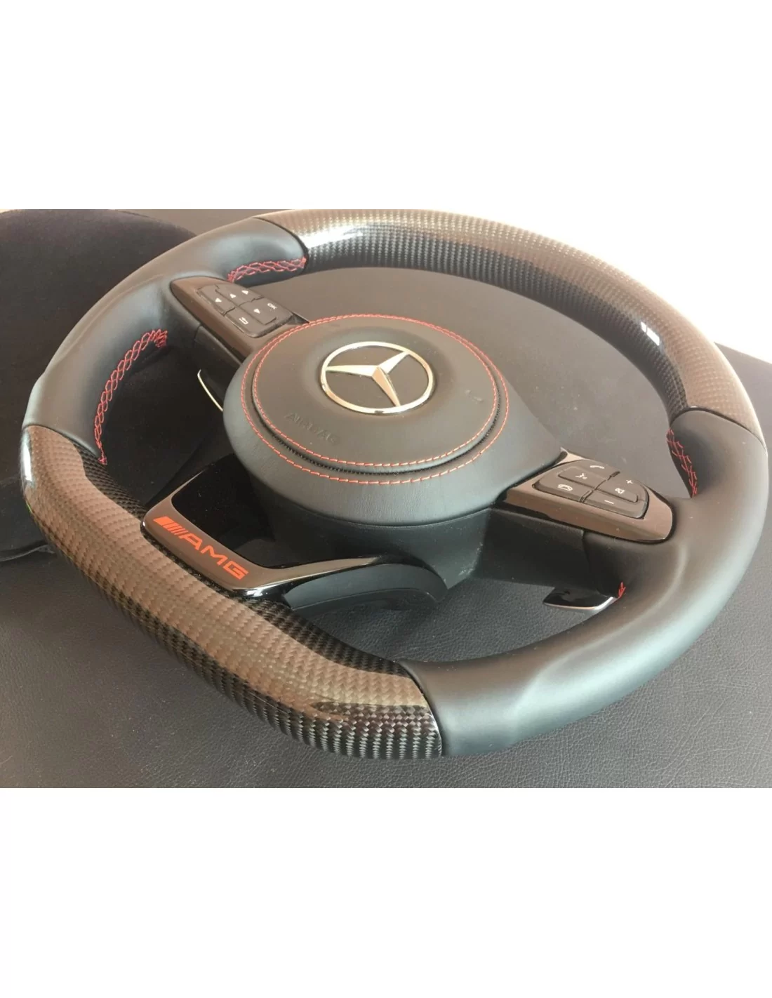 - Volant - Mercedes-Benz CLA CLS GLE Volant en cuir carbone - 2 - Passez au volant Mercedes-Benz CLA, CLS, GLE en cuir carbone   - Volant - Mercedes-Benz CLA CLS GLE Volant en cuir carbone - 2 - Passez au volant Mercedes-Benz CLA, CLS, GLE en cuir carbone
