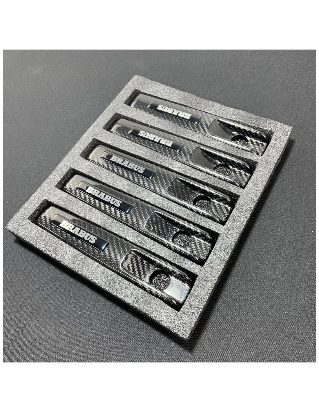 Poignées de porte en fibre de carbone avec logo Brabus 5pcs pour Mercedes-Benz W463 Classe G Mercedes Benz, G Class W463, Akceso Poignées de porte en fibre de carbone avec logo Brabus 5pcs pour Mercedes-Benz W463 Classe G Mercedes Benz, G Class W463, Akceso