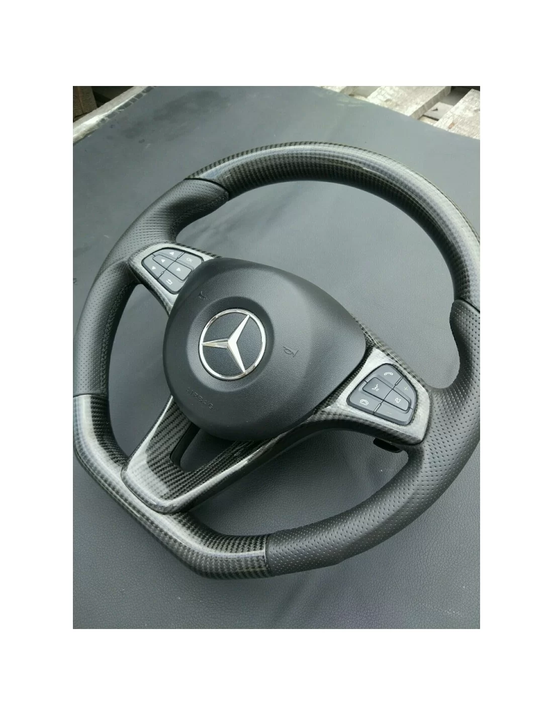  - Volante - Mercedes-Benz CLA CLS GLE Volante in pelle di carbonio - 1 - Migliorate la vostra esperienza di guida con il volant