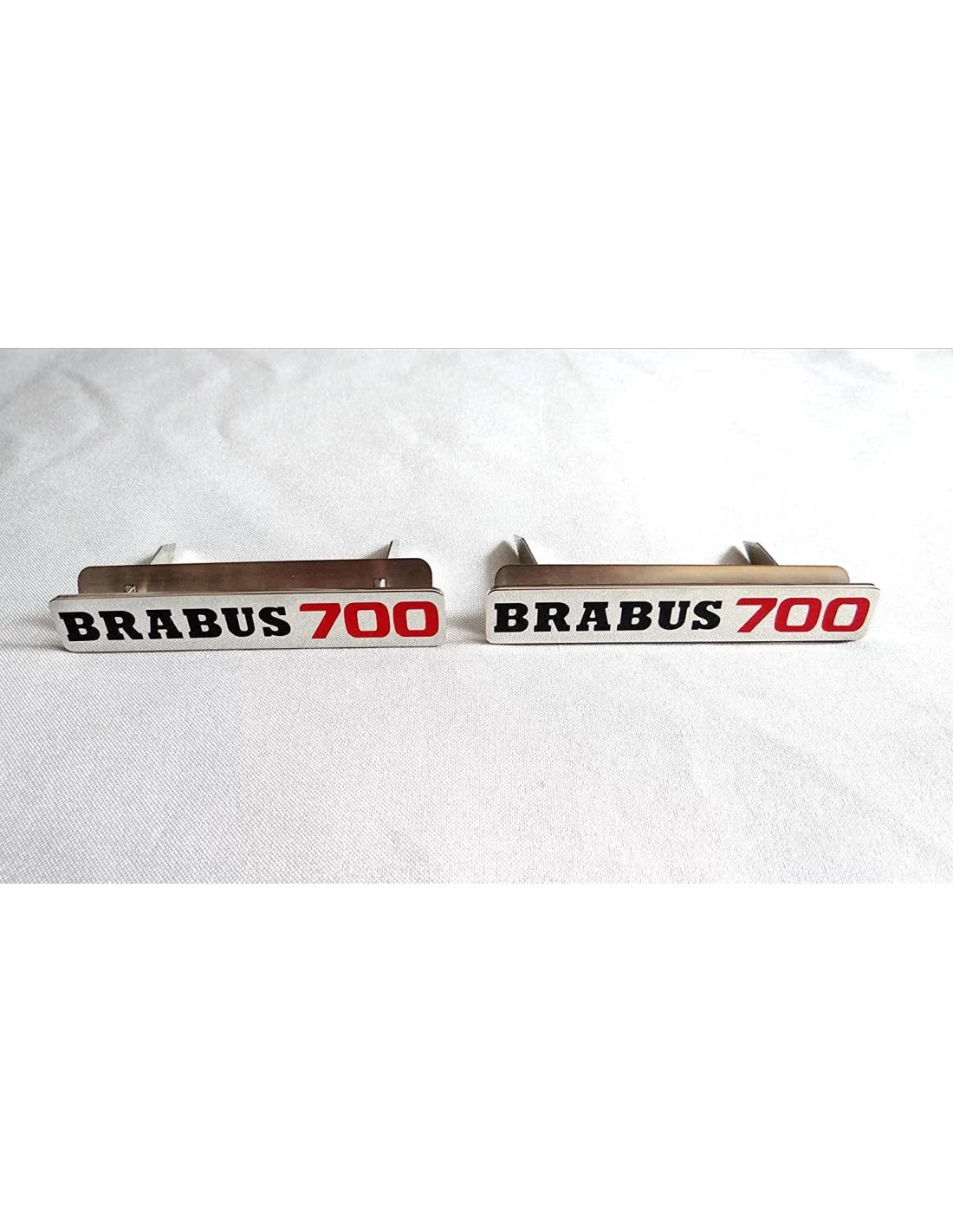  - Logos & Emblems - Metalliska golvmattor Brabus 700 mattemblem för Mercedes-Benz W463 G-Klass set 2st - 4 - Skaffa metalliska 