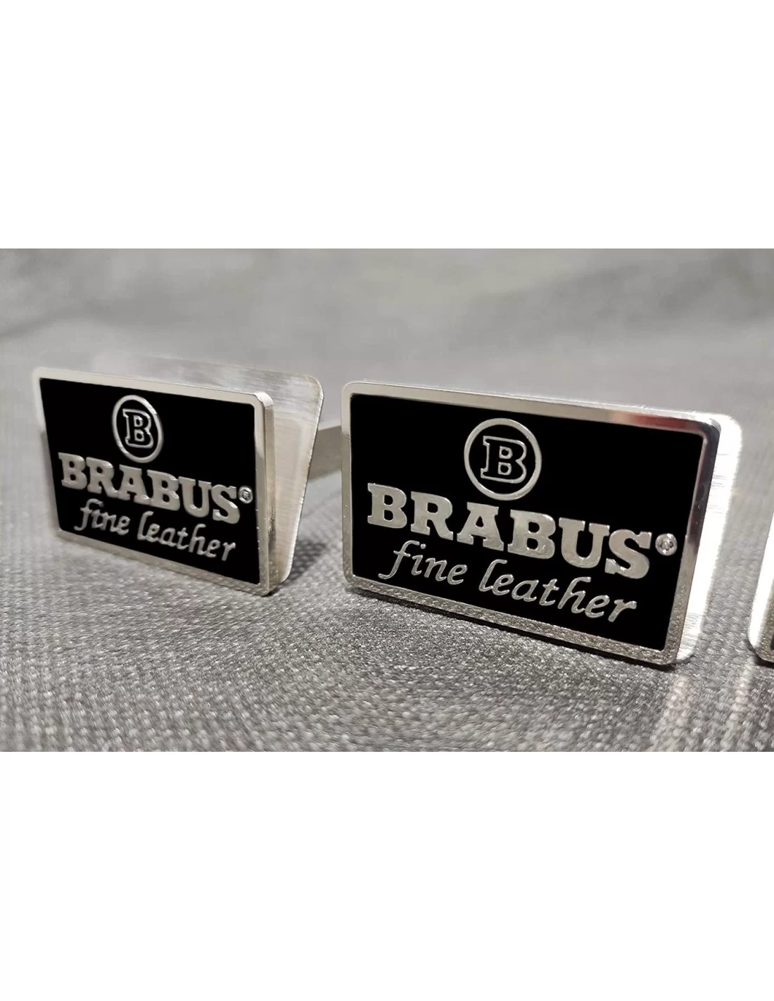 - Logos & Emblems - Metallic Brabus sätesmärken i fint läder set svart för Mercedes-Benz W463 G-Class - 5 - Förhöj din Mercedes - Logos & Emblems - Metallic Brabus sätesmärken i fint läder set svart för Mercedes-Benz W463 G-Class - 5 - Förhöj din Mercedes