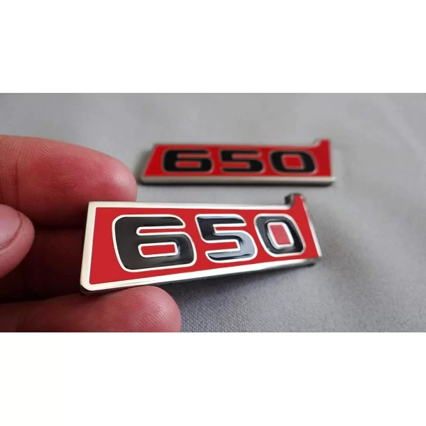  - Logos & Emblems - 用于梅赛德斯-奔驰 W463 G 级轿车的金属 Brabus 650 挡泥板徽标徽章 - 1 - 使用 Metallic Brabus 650 挡泥板徽章提升您的梅赛德斯-奔驰 W463 的档次。高级风格，经久耐用