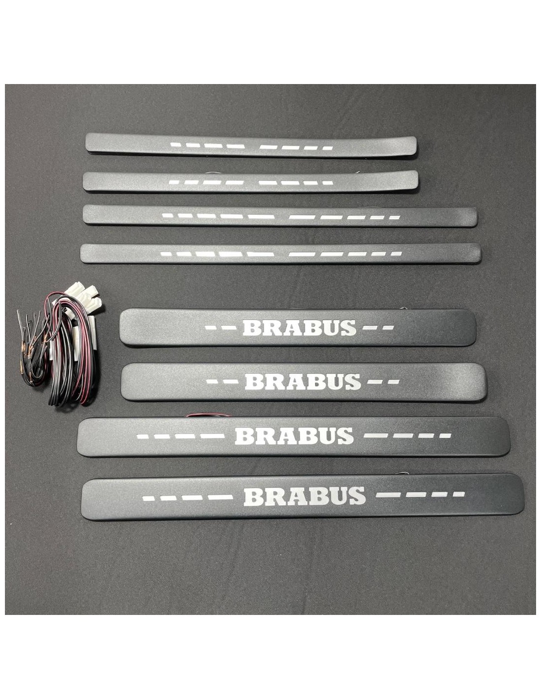 - Mercedes-Benz - 用于奔驰 W223 的金属色 BRABUS LED 发光门踏板 - 1 - 在 Tuneverse 购买适用于梅赛德斯奔驰 W223 的金属色 BRABUS LED 照明门踏板！提升您车辆的豪华感和可视性-现在就订购！