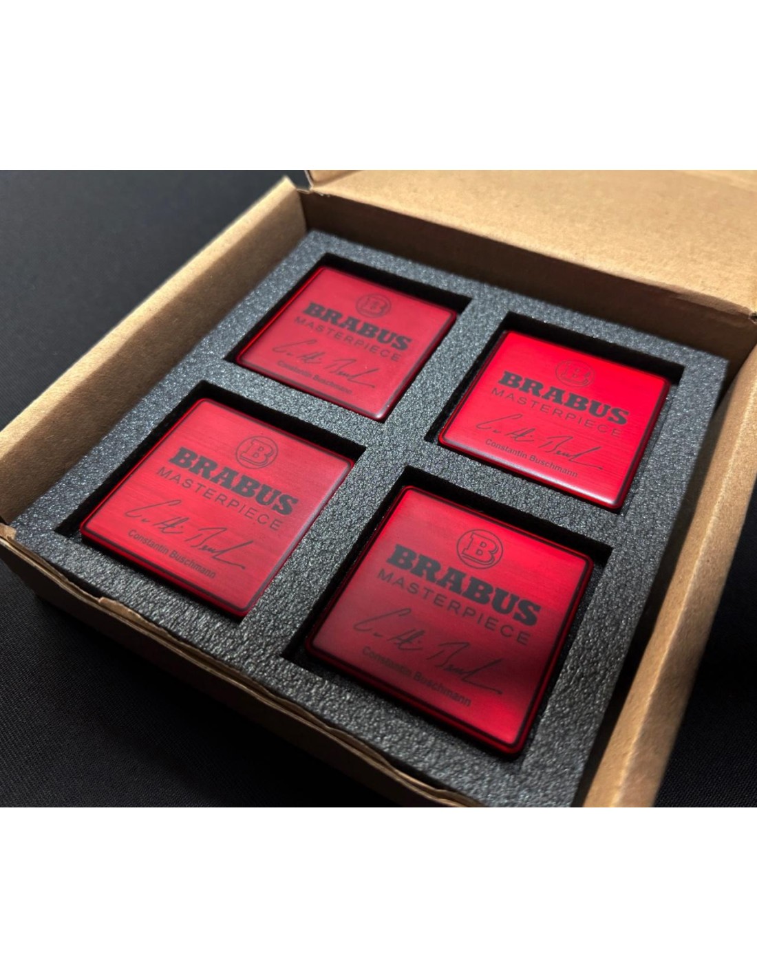  - Logos & Emblems - 用于梅赛德斯-奔驰 W463A G 系列的金属色 Brabus 红色杰作座椅徽章徽标套件 - 1 - 为您的梅赛德斯 W463A 升级金属质感的 Brabus 红色杰作座椅徽章标志，打造醒目奢华的内饰外观！❗️✌️