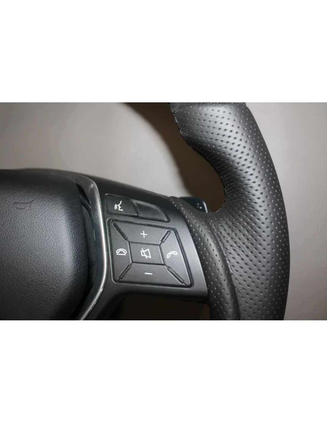  - Steering Wheels - Mercedes-Benz CLA CLS GLE Stuur Carbon Alcantara - 4 - Mercedes-Benz CLA CLS GLE Stuur Carbon Alcantara kop