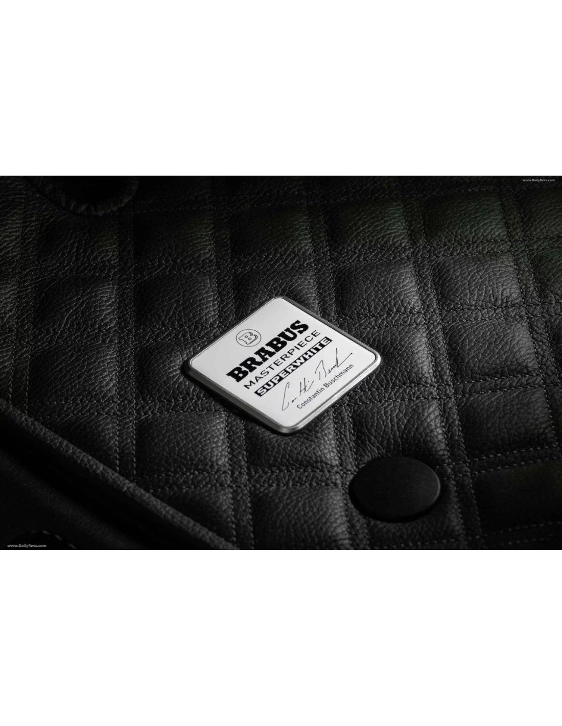  - logo & Emblems - Metallic Brabus Masterpiece Superwhite Fußmatten Embleme Satz für Mercedes-Benz W463A G-Klasse - 2 - Kaufen 