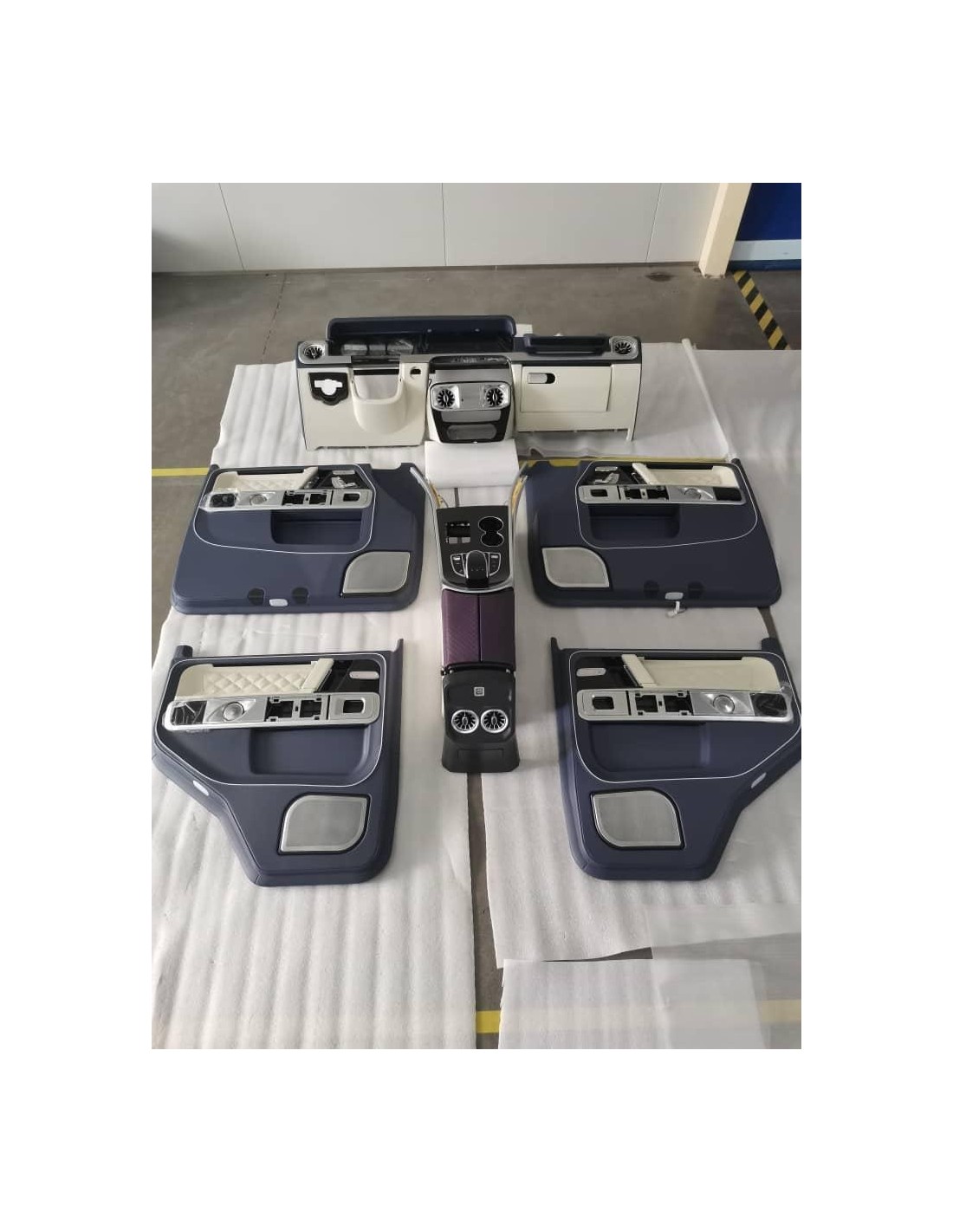  - Mercedes-Benz - 梅赛德斯 W463 四轮驱动 G-CLASS 全车内饰 新 W463A 风格 - 1 - 为您的梅赛德斯 W463 四轮驱动 G 级轿车升级一套完整的 W463A 风格内饰。现在就在 Tuneverse 订购并改造您的