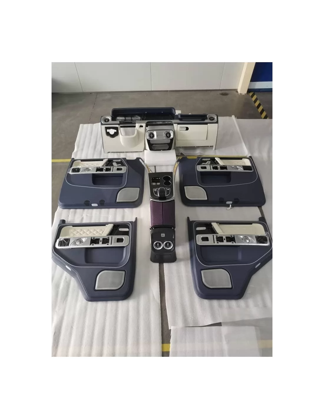  - Mercedes-Benz - 梅赛德斯 W463 四轮驱动 G-CLASS 全车内饰 新 W463A 风格 - 1 - 为您的梅赛德斯 W463 四轮驱动 G 级轿车升级一套完整的 W463A 风格内饰。现在就在 Tuneverse 订购并改造您的