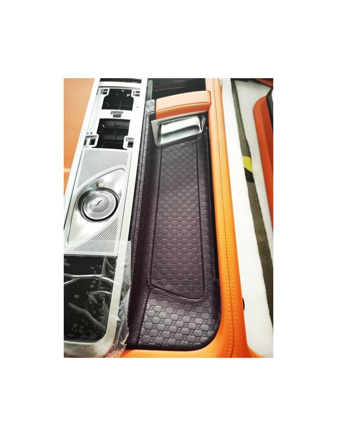  - Mercedes-Benz - 梅赛德斯 W463 四轮驱动 G-CLASS 全车内饰 新 W463A 风格 - 11 - 为您的梅赛德斯 W463 四轮驱动 G 级轿车升级一套完整的 W463A 风格内饰。现在就在 Tuneverse 订购并改造您