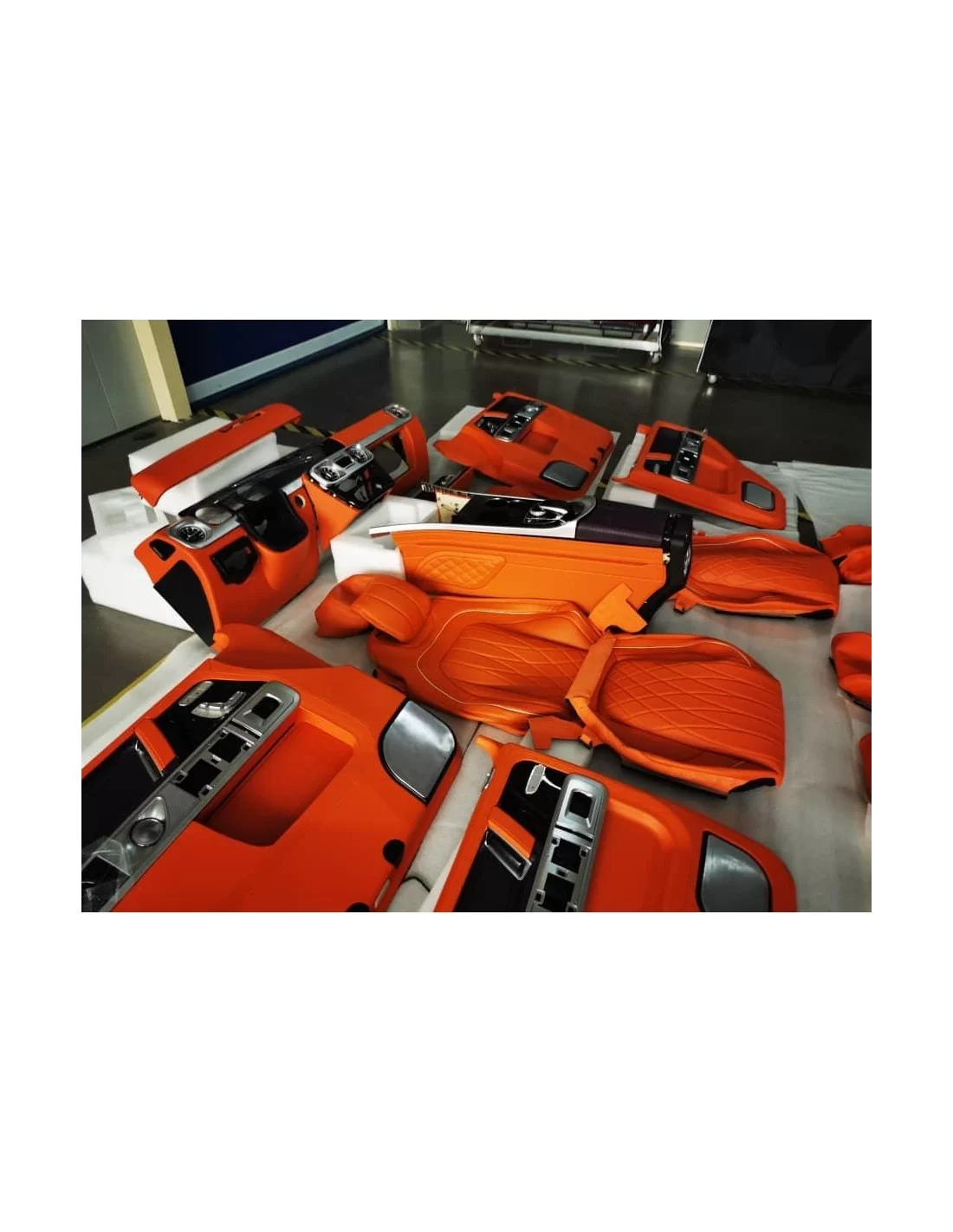  - Mercedes-Benz - 梅赛德斯 W463 四轮驱动 G-CLASS 全车内饰 新 W463A 风格 - 18 - 为您的梅赛德斯 W463 四轮驱动 G 级轿车升级一套完整的 W463A 风格内饰。现在就在 Tuneverse 订购并改造您