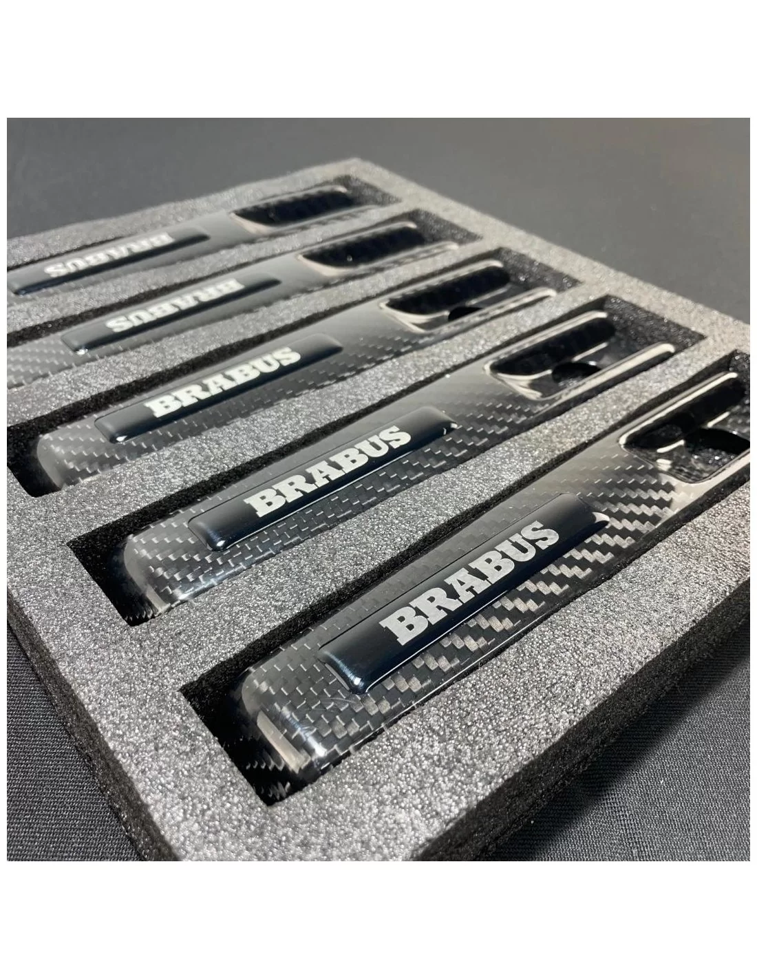 - Mercedes-Benz - Koolstofvezel met logo Brabus deurgrepen covers voor Mercedes-Benz W463A W464 G-Klasse 5st - 4 - Verfraai uw - Mercedes-Benz - Koolstofvezel met logo Brabus deurgrepen covers voor Mercedes-Benz W463A W464 G-Klasse 5st - 4 - Verfraai uw