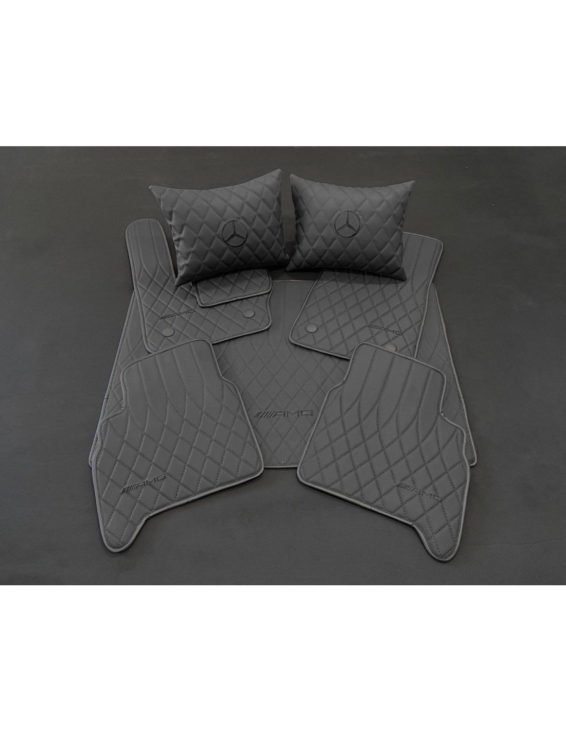 - Mercedes-Benz - メルセデスベンツW463A用ブラックAMGフロアマット - 1 - Mercedes-Benz メルセデスベンツW463A用ブラックAMGフロアマット  - Mercedes-Benz - メルセデスベンツW463A用ブラックAMGフロアマット - 1 - Mercedes-Benz メルセデスベンツW463A用ブラックAMGフロアマット