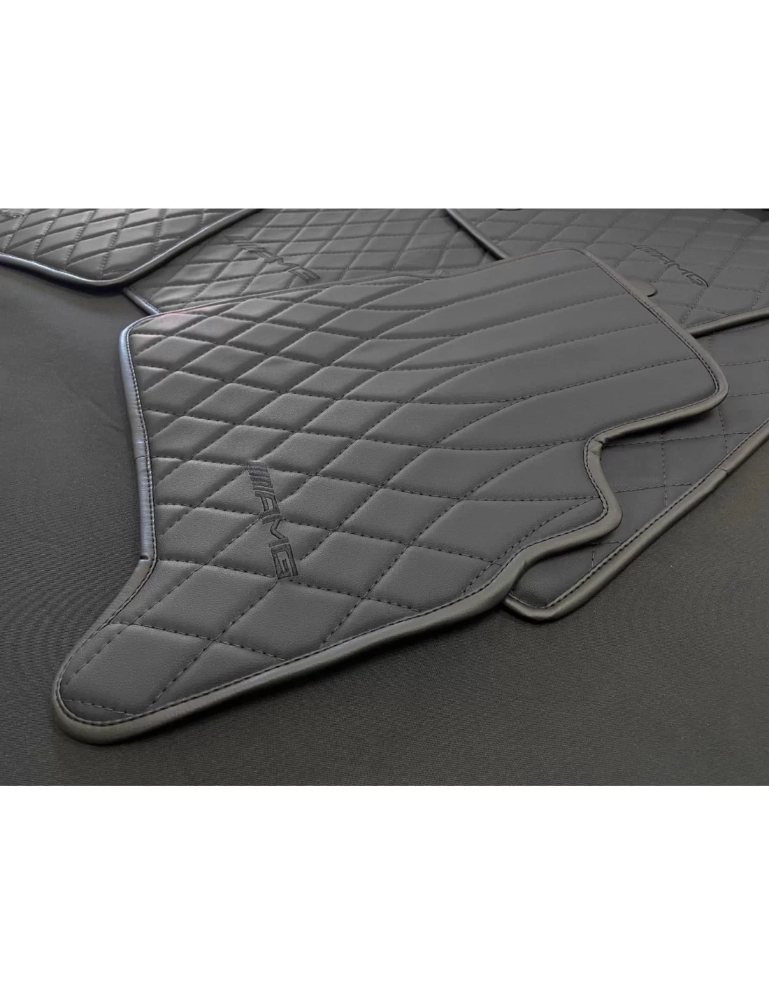  - Mercedes-Benz - Tapetes AMG PRETOS para Mercedes-Benz W463A - 10 - Eleve o interior do seu Mercedes-Benz W463A com os nossos 