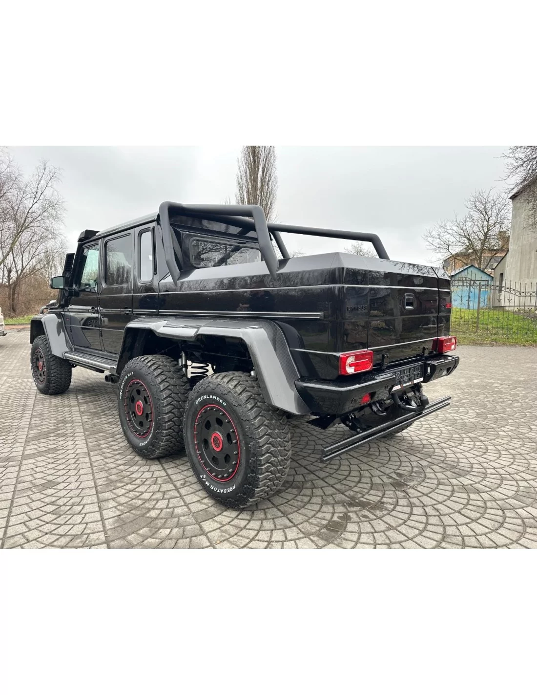  - Cars for Sale - Mercedes Benz W463 G63 AMG 6x6 - 2 - Dé rienda suelta a una potencia y un lujo incomparables con el Mercedes 