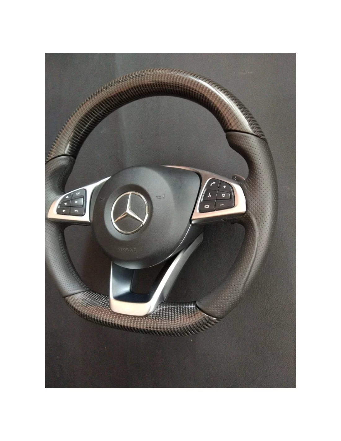 - Volant - Mercedes-Benz CLA CLS GLE Volant en cuir carbone - 1 - Améliorez votre Mercedes-Benz CLA, CLS, GLE avec ce volant en - Volant - Mercedes-Benz CLA CLS GLE Volant en cuir carbone - 1 - Améliorez votre Mercedes-Benz CLA, CLS, GLE avec ce volant en