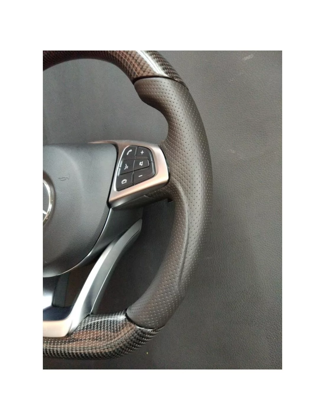 - Volant - Mercedes-Benz CLA CLS GLE Volant en cuir carbone - 4 - Améliorez votre Mercedes-Benz CLA, CLS, GLE avec ce volant en - Volant - Mercedes-Benz CLA CLS GLE Volant en cuir carbone - 4 - Améliorez votre Mercedes-Benz CLA, CLS, GLE avec ce volant en